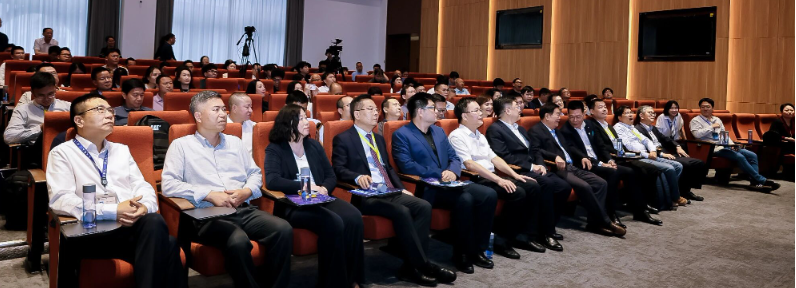 Zhang Wanneng, Chairman of HealthyWay, Attends AI Grand Event at Fuyao University of Science and Technology, Decoding the New Paradigm of Agent Economy